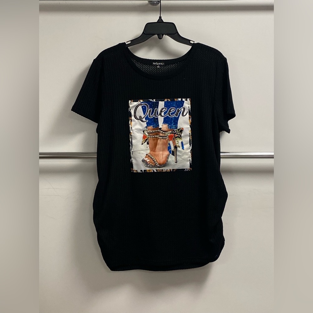 Short Sleeve Side Cinch Waffle Top w) Queen patch (NEW)